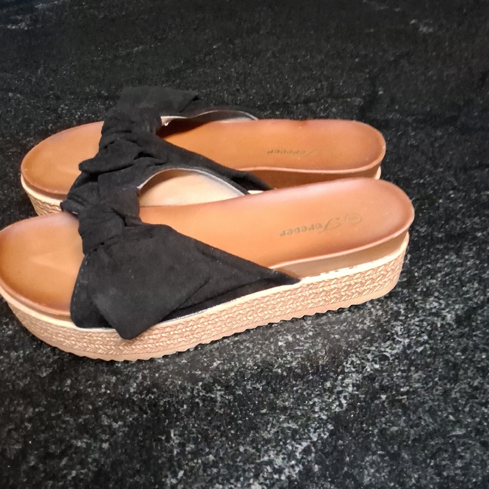 Black Platform Sandals with Bow Detail - Picture 2 of 6